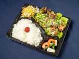 鶏ももの照りマヨ弁当（鉄板焼き居酒屋こてこ亭）