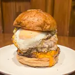 カリカリベーコンエッグバーガー（THE TOKYO BURGER）
