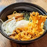 もつ焼き屋の【 油そば 】(もつ焼き 大阪屋)