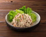 15種類の野菜の健康サラダ（博多名物 赤もつ屋 里中町3丁目）