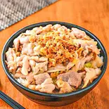 ガリバタ豚丼並(お肉200g) Garlic Butter Pork Rice Bowl (M, 200g Meat)（激盛り豚丼 メガトン 江古田店）