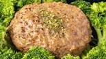 ブロッコリーとハンバーグ単品（ぐるり庵離れ）