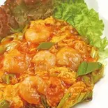 芝エビと玉子のチリソース煮（中華料理美膳房）