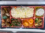 6品目中華弁当(黒酢酢豚):六种口味便当(黑醋古老肉)（四川中華料理 - 東方紅）