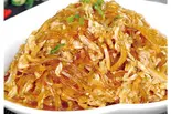 豚肉細切りと漬け白菜と春雨炒め【酸菜肉丝炒粉条】(中国東北家郷料理永利 豊洲駅前店(1号店))