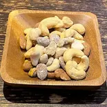 ナッツ盛り合わせ（餃子と地ビール いち）