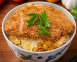 女王様のとじないロースカツ丼(カツ丼 三代目 なかじま 獨協大学前店)
