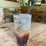 自家製クラフトチェリーコーラ Homemade Cherry cola(BurgerMania広尾店)