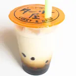 【7】キャラメルラッシータピオカ Mサイズ Caramel Lassi Tapioca（HATTI KEBAB(ハッティ ケバブ) 大阪駅前第三ビル店）