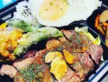 やわらか牛ロースステーキプレミアム弁当/目玉焼き（蔵前堂）