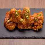ヤンニョムチキン(骨付き/半羽1/2)YANGNYEOM CHICKEN(明洞チキン王子店)