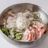 半熟卵のシーザーサラダ（オムライスキッチン Am's 平岸店）