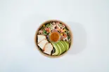 【ハーフ】アボカドとグリルチキンのメキシカンサラダ〜ケイジャンスパイシードレッシング〜（ゴナデイズ GONNA DAYS）