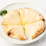 チーズナン Cheese Naan（インド ネパール レストラン ナンカレー＆バー）