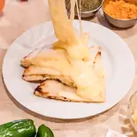 チーズナン Cheese Naan（インド料理レストランSURAJ岸里店）