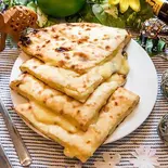 チーズナン Cheese Naan（Himalayan Gurkha Kitchen Restaurant＆Bar）