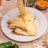 チーズナン Cheese Naan（インド料理レストランSURAJ西田辺店）