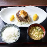 ハンバーグ定食（紅屋）