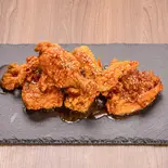 醬油にんにくチキン(骨付き/半羽1/2)（韓国料理 明洞チキン  上野店 Korean Food Fried Chicken）