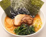 クリーミー醤油豚骨麺(薬味ネギ、のり3枚、豚叉焼1枚、ほうれん草)(トクベツ。)