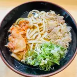 キムチかすうどん（しばいけ）