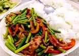 ニンクの芽と豚肉丼(東北餃子楼)