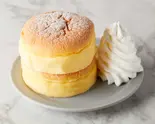 ホイップスフレパンケーキ(2個付き)Whips Souffle Pancake(しっとりパンケーキ 恋するスフレ 天神店)