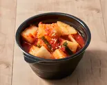カクテキ Radish kimchi（牛とスープの東大門市場 神楽坂店）