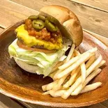 スパイシーホットチーズバーガー（Blue+）