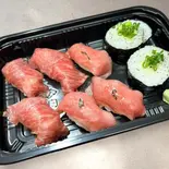 極み肉寿司 8貫 (豚ロース生ハムサラダ付き)（一途 埼玉七里店）
