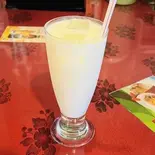 banana lassi バナナラッシー（インド・ネパールパパのカレー）