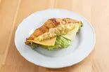 たまごチーズクロワッサンサンド(Plus1 coffee)