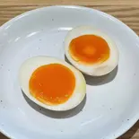 煮卵（RAMEN えびの女神）