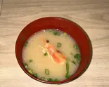 赤海老の味噌汁 Shrimp miso soup（大衆海鮮 団）