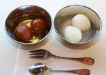 『お得！！』グラブジャムン2個/ラシュグッラ2個 Rasgulla2PcS/Gulab Jamun2PcS（アジアンカレーハウス綾瀬店）