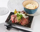 真空低温調理 ローストビーフ丼セット（縁）