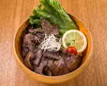 【人気No.1】炭火焼き牛タン塩丼 Charcoal-Grilled Salted Ox Tongue Rice Bowl（極味や 西新駅前店）