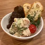 コーンビーフなポテトサラダ(鉄板串焼dining BOB)