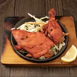 タンドリーチキン（インドレストラン Bhatti）