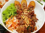揚げ春巻きと焼き豚ビーフン BÚN THỊT NƯỚNG（SAIGONTOGO 板橋店）