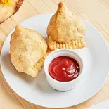 サモサ(2個入り) Samosa (2 Pieces)（NEW PRASIDHA INDIAN RESTAURANT）