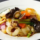 什錦炒麺(五目焼きそば)（北京ダック専門店 北京烤鴨店 上野店）