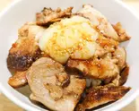 特製ダレがけ生ニンニク豚丼（つけ麺大戦争 弘明寺店）