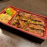 黒毛和牛カルビ＆ロースの2種盛り弁当（極 和牛焼肉やざわ 池袋店）