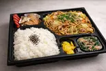 焼きそば定食（お家のごはんかれん）