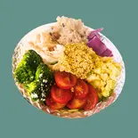 彩り野菜のキヌアボウル（チキンワークス白金・福岡西新店）