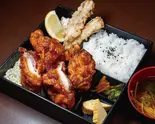 黒門から揚げ弁当【特大2個入】(味噌汁付)(小雀弥 -こがらや- 天満店)