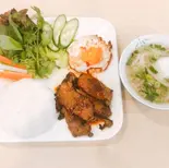 焼き豚肉のごはん Com suon（Minh Nhat Quan草加店）