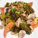 豚コブクロの高菜炒め（ベトナム料理店ビーベト Vị Việt）