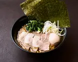 辛 スぺシャル豚骨醤油らーめん（家系らーめん 金井家）